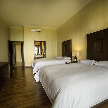 Hotel La Reunion Golf Resort And Residences Antigua Екстер'єр фото