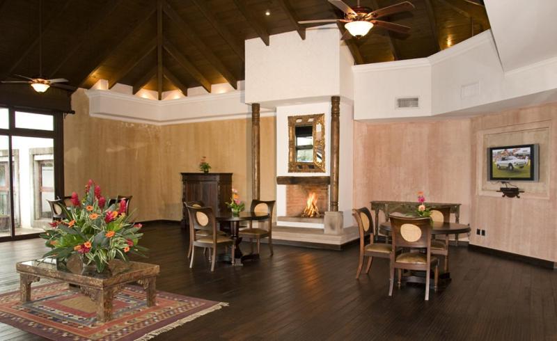 Hotel La Reunion Golf Resort And Residences Antigua Екстер'єр фото