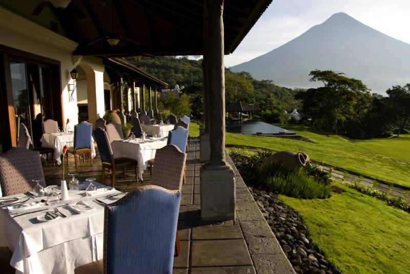 Hotel La Reunion Golf Resort And Residences Antigua Екстер'єр фото