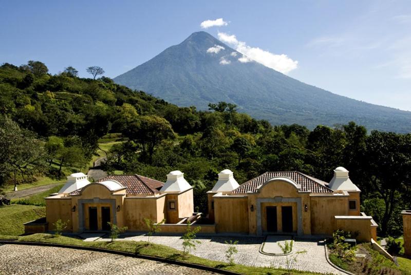 Hotel La Reunion Golf Resort And Residences Antigua Екстер'єр фото