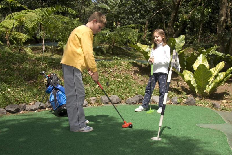 Hotel La Reunion Golf Resort And Residences Antigua Екстер'єр фото
