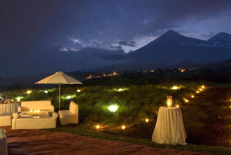 Hotel La Reunion Golf Resort And Residences Antigua Екстер'єр фото