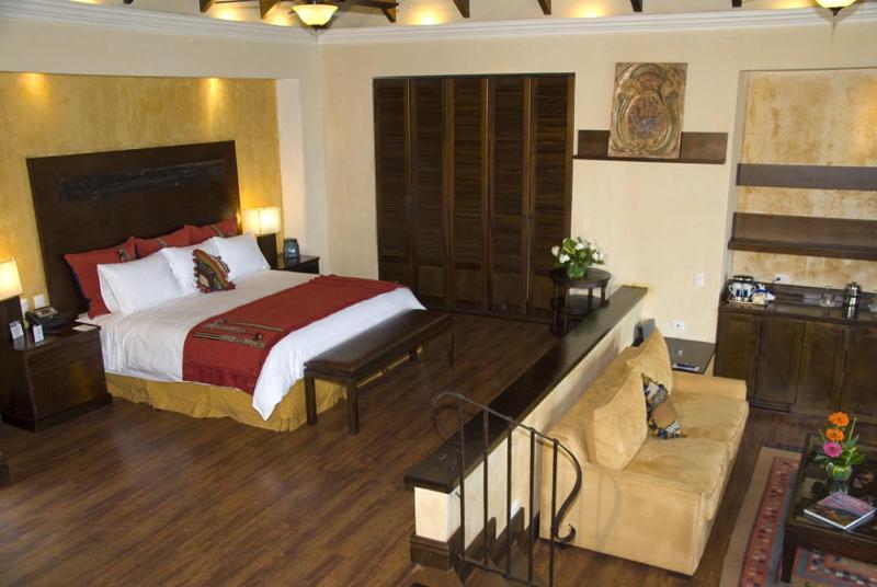 Hotel La Reunion Golf Resort And Residences Antigua Екстер'єр фото
