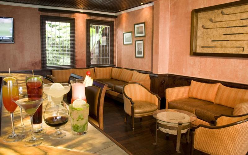 Hotel La Reunion Golf Resort And Residences Antigua Екстер'єр фото