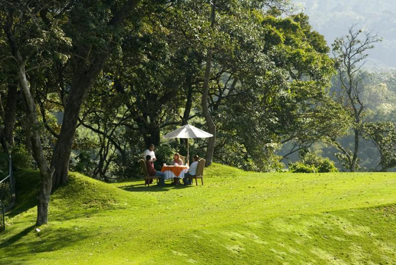 Hotel La Reunion Golf Resort And Residences Antigua Екстер'єр фото