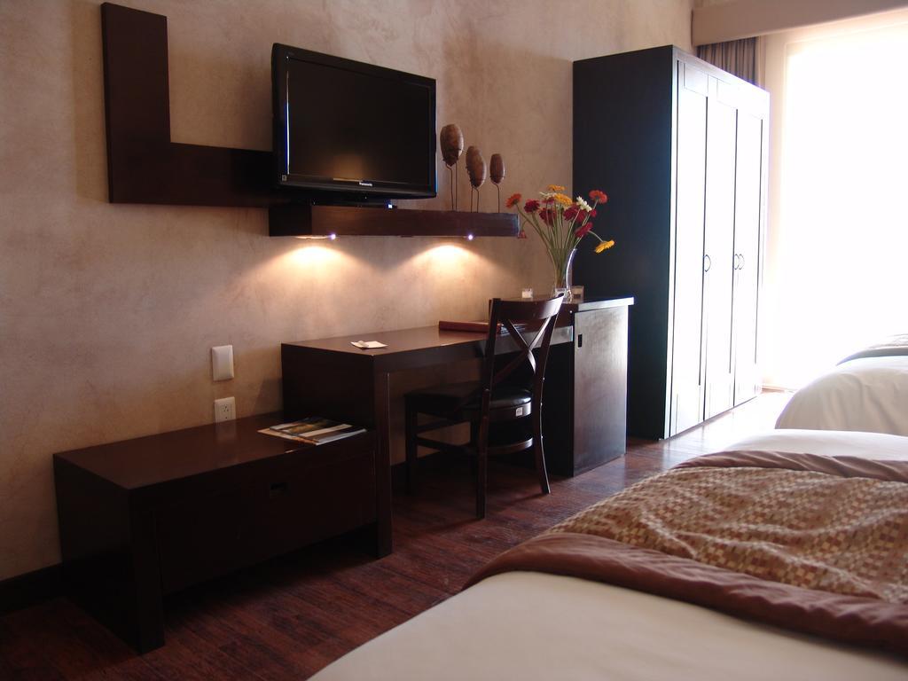 Hotel La Reunion Golf Resort And Residences Antigua Екстер'єр фото