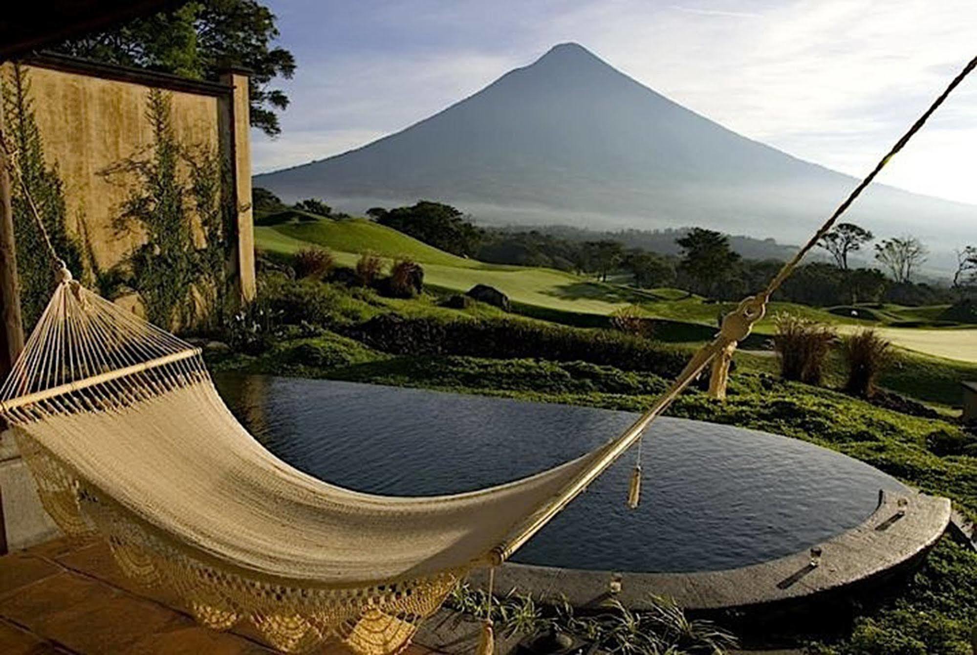 Hotel La Reunion Golf Resort And Residences Antigua Екстер'єр фото